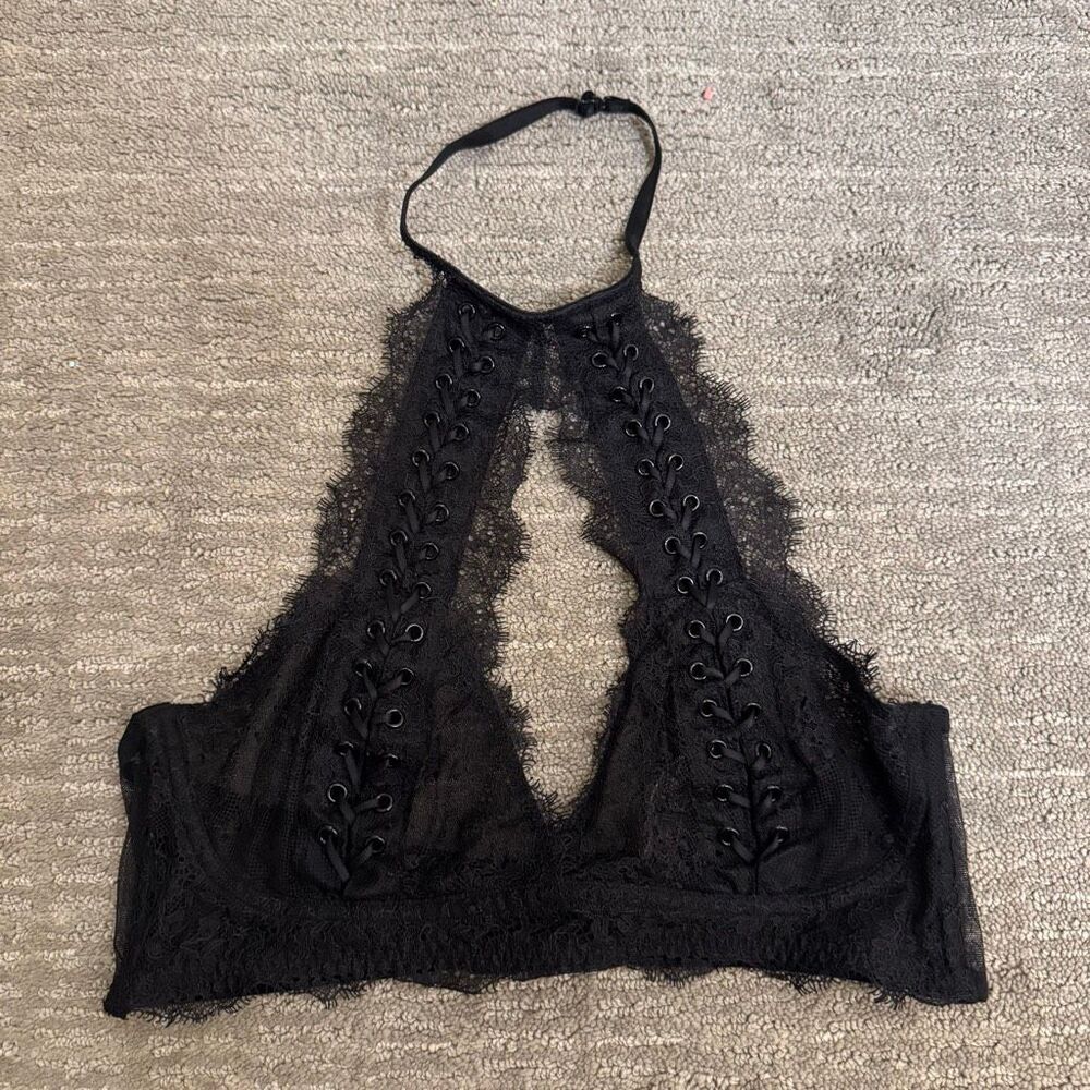 Victoria's Secret‎ Very Sexy Halter Black Lace Up Goth Witchy Bralette Medium